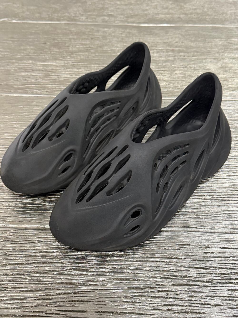 Foam RNR Onyx Black Mules men’s size 9